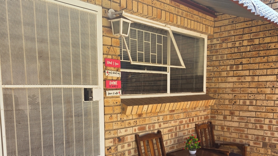 1 Bedroom Property for Sale in Miederpark North West